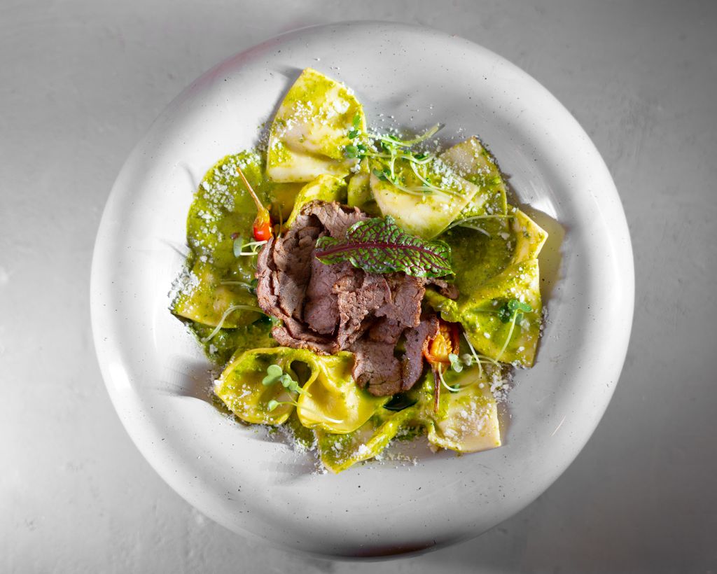 فارفاله بیف پستو