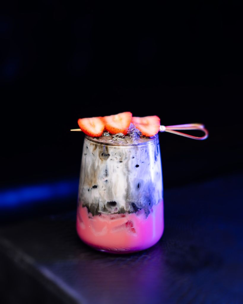 آیس استرابری لاته